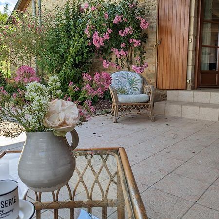3 Self-Contained Gites With Pool And Games Room Saint-Georges-de-Noisné Exteriör bild