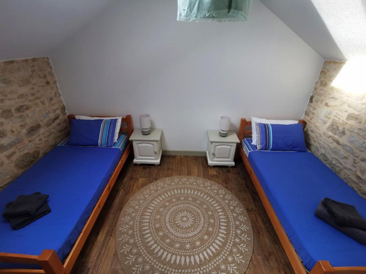 3 Self-Contained Gites With Pool And Games Room Saint-Georges-de-Noisné Exteriör bild