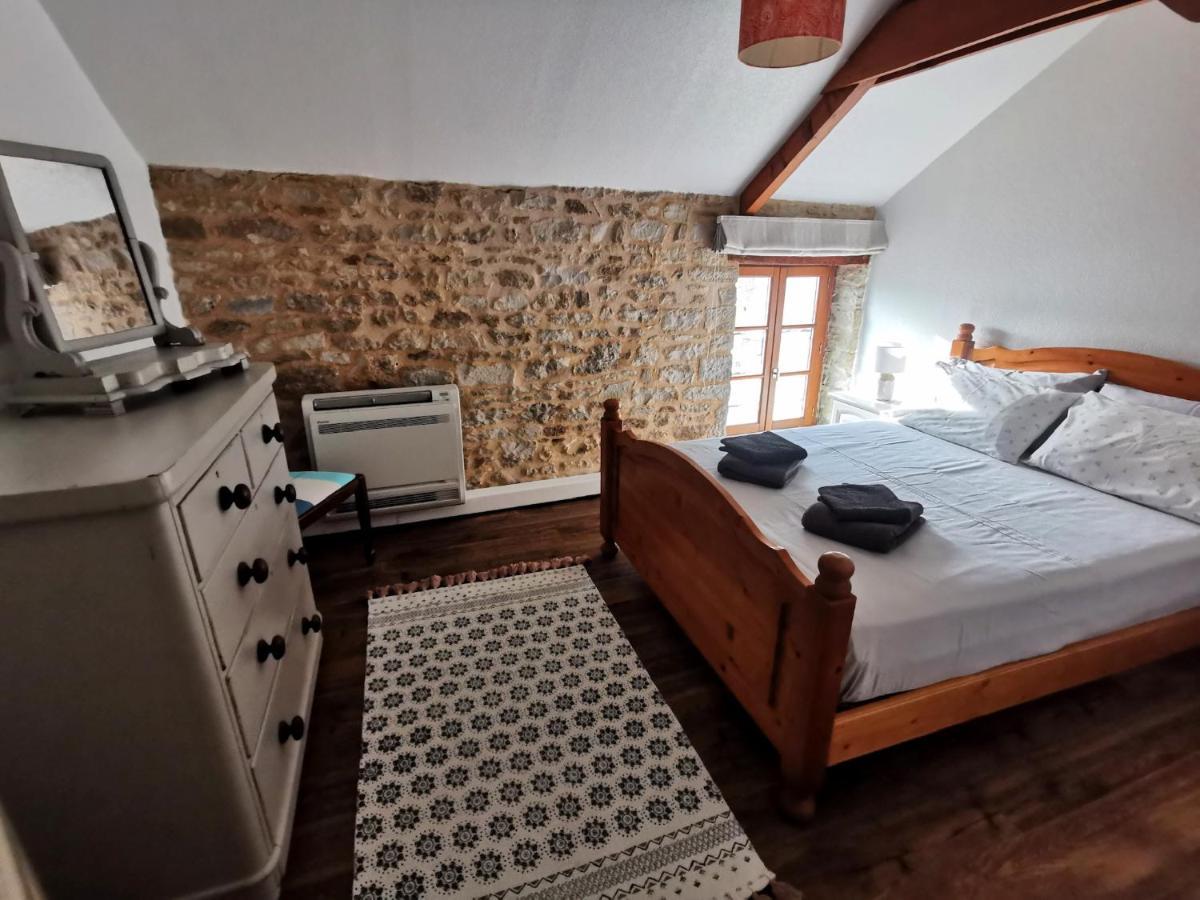 3 Self-Contained Gites With Pool And Games Room Saint-Georges-de-Noisné Exteriör bild