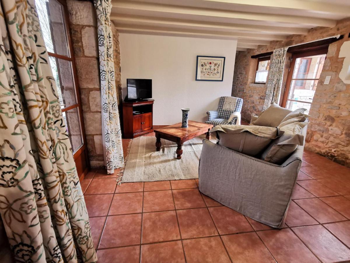 3 Self-Contained Gites With Pool And Games Room Saint-Georges-de-Noisné Exteriör bild