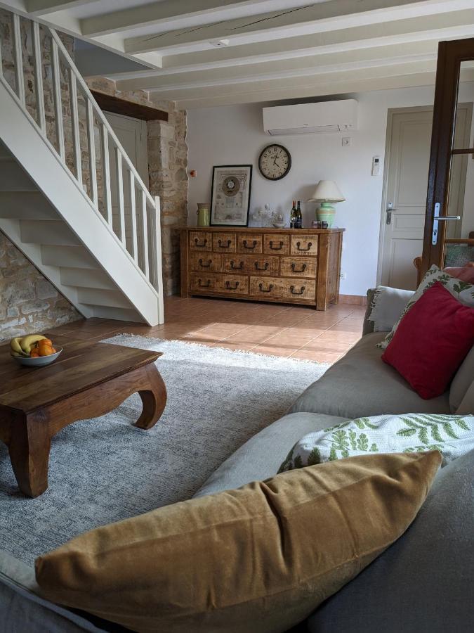 3 Self-Contained Gites With Pool And Games Room Saint-Georges-de-Noisné Exteriör bild